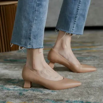 Ir 2021. pavasara vasaras norādīja toe V cut dizaina sexy dāmas sūkņi bieza vidū papēži dāma biroja classic sieviešu kurpes liela izmēra 33-43
