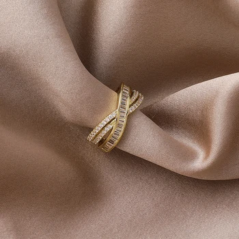 Ir 2021. Jauns Moderns Šķērsot Gredzenu Sieviešu Kāzu Rotaslietas Zelta krāsu Mirdzošiem Rhinestones Atvērt Gredzenu Sieviešu Modes Šarnīrs Astes gredzenu