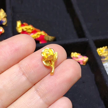 Smalkas Rotaslietas Nekustamā 24K Dzeltena Zelta Kulons 3D Mini Rožu Ziedu Formas Pērlītēm 0.1-0.2 g (Tikai Viens Gabals) Labākā Dāvana