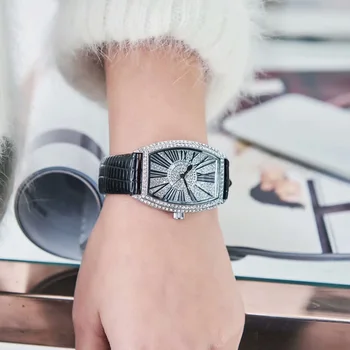 Modes Tonneau Skatīties Sieviešu Top Zīmola Luksusa Skatīties Pilnībā Dimanta Sieviešu Pulksteņi Rhinestone Kvarca Skatīties relojes para mujer M020