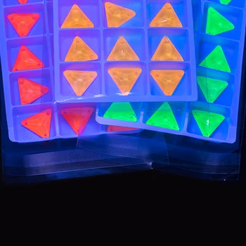 16x16mm Iedomātā Trīsstūrveida Neona Luminiscences Stikla Kristāla Plakana Aizmugurējā Stikla Rhinestones Pogas Piešūt Akmens, Apģērbu Dekorēšana