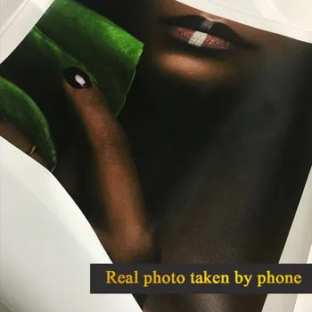 Mūsdienu Pliks Meitene ar Lapu Sienas Mākslas Audekls Gleznošanai Melnās Sievietes Lūpu Plakāti Un Izdrukas Attēls Sienas Attēlu Dzīvojamā Istaba Dekori