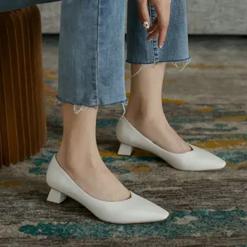 Ir 2021. pavasara vasaras norādīja toe V cut dizaina sexy dāmas sūkņi bieza vidū papēži dāma biroja classic sieviešu kurpes liela izmēra 33-43